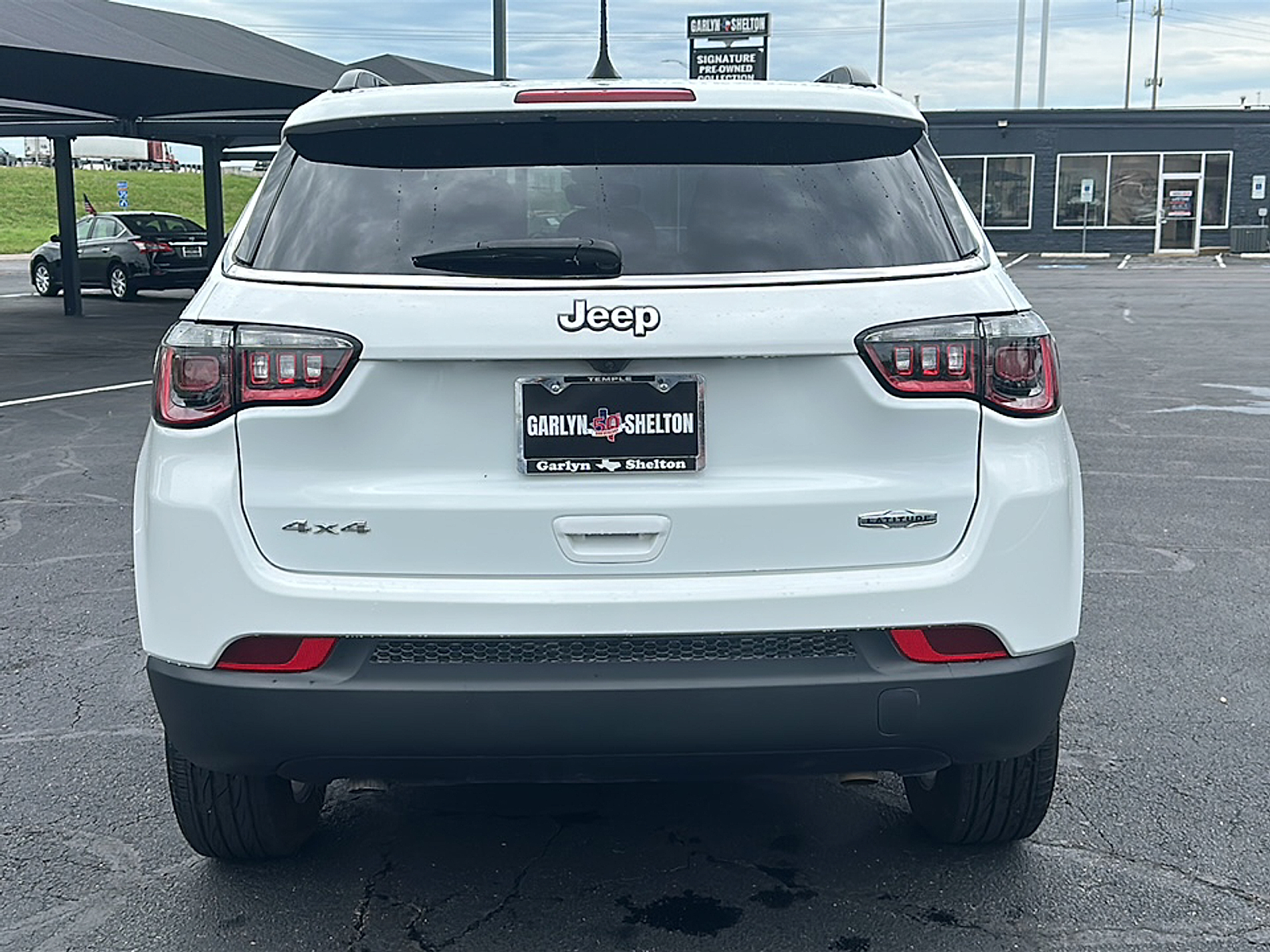 Used 2024 Bright White Clearcoat Jeep Latitude 4x4 image 7