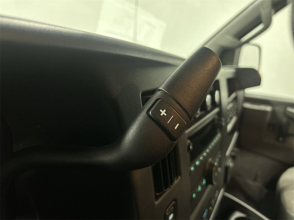 2025 Chevrolet Express Cargo 2500 photo 16