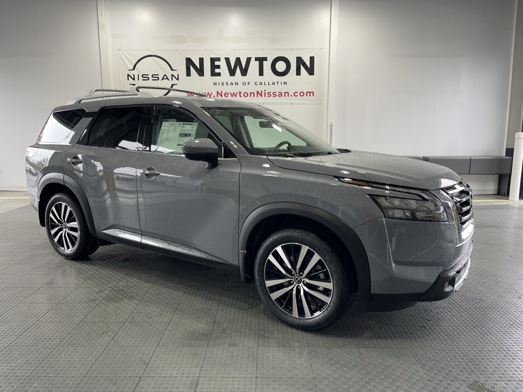 2025 Nissan Pathfinder Platinum's photo