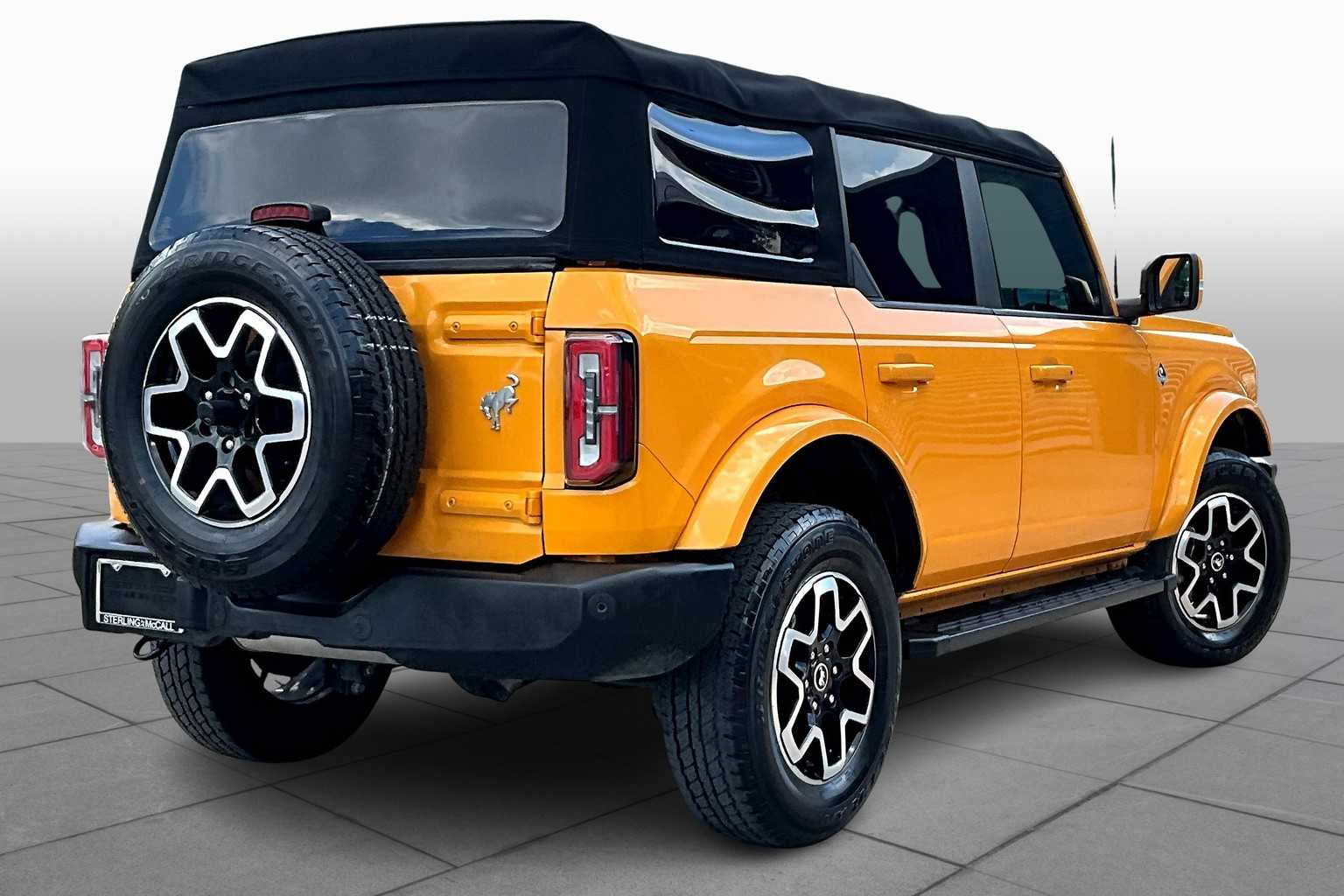 2022 Ford Bronco Outer Banks photo 11