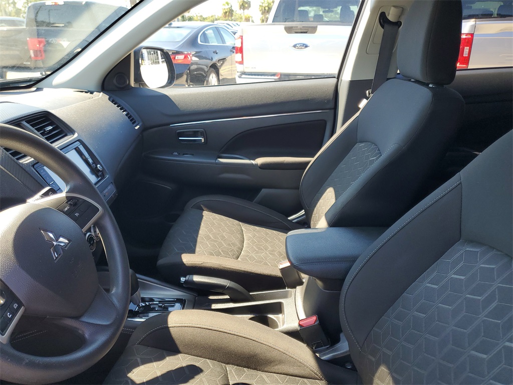 2021 Mitsubishi Outlander Sport ES photo 13