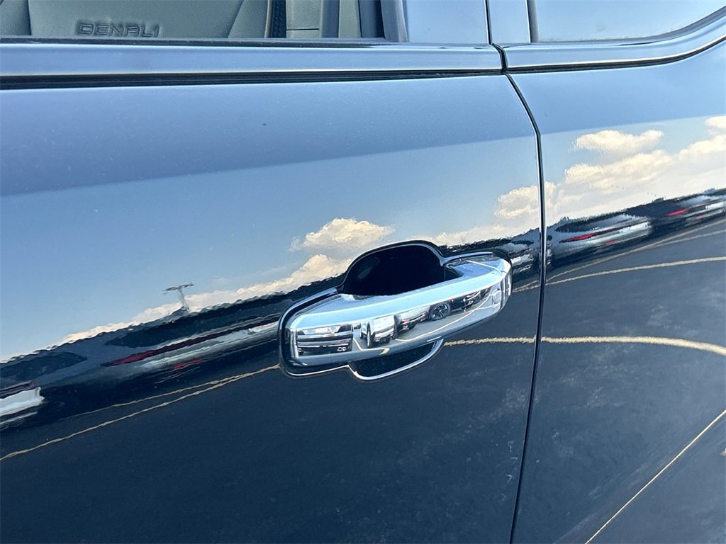 2026 Gmc Canyon Denali photo 13
