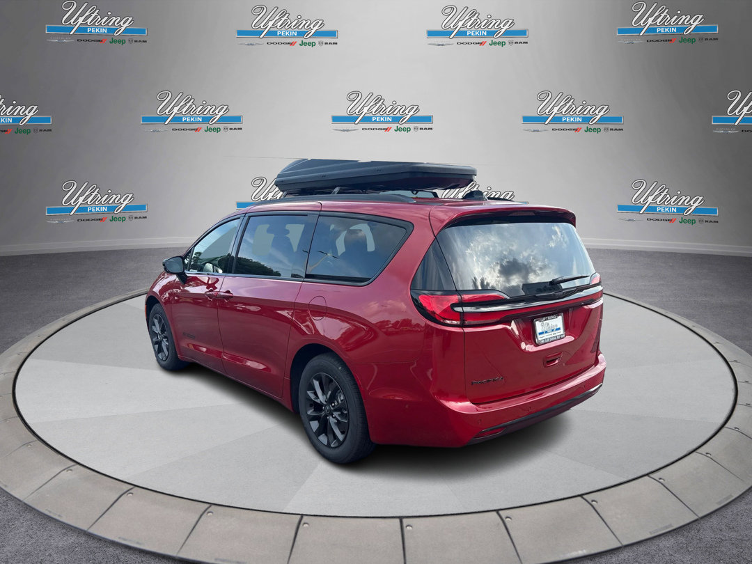 2025 Chrysler Pacifica photo 4
