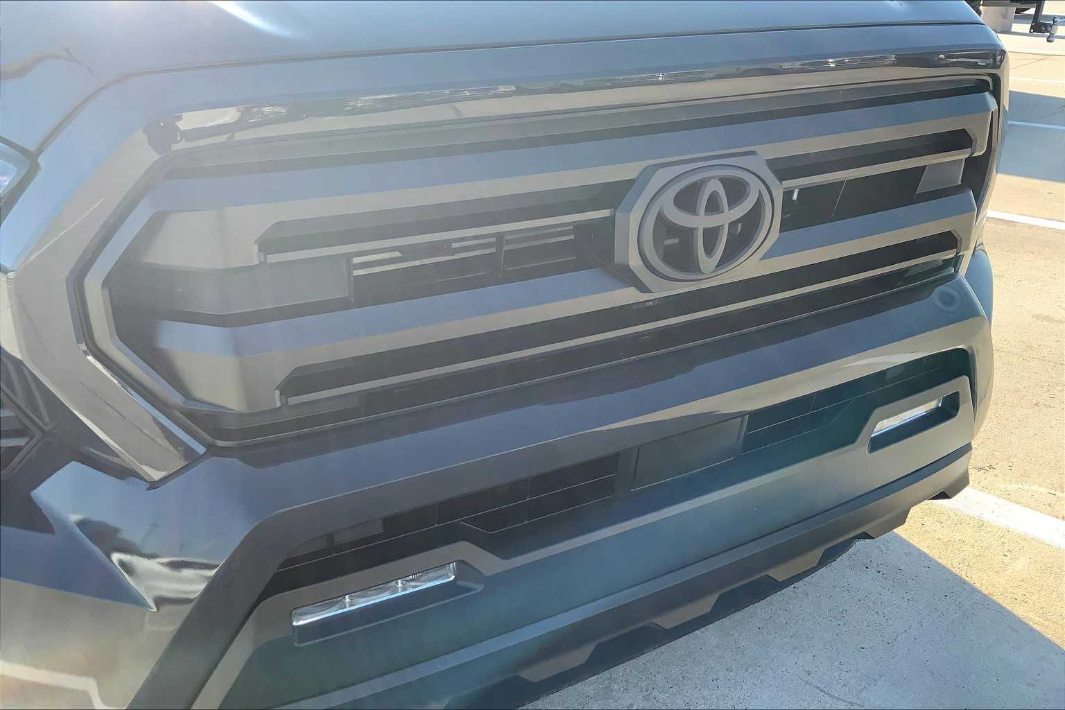 2024 Toyota Tacoma SR5 photo 26