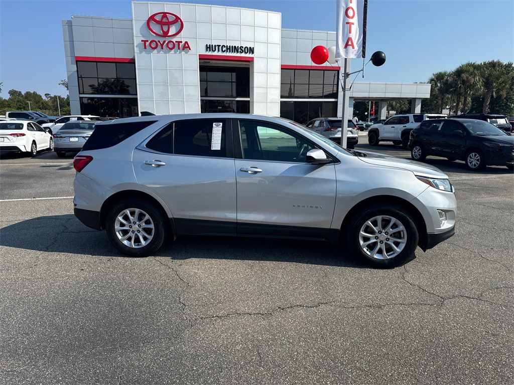 2021 Chevrolet Equinox LT photo 2