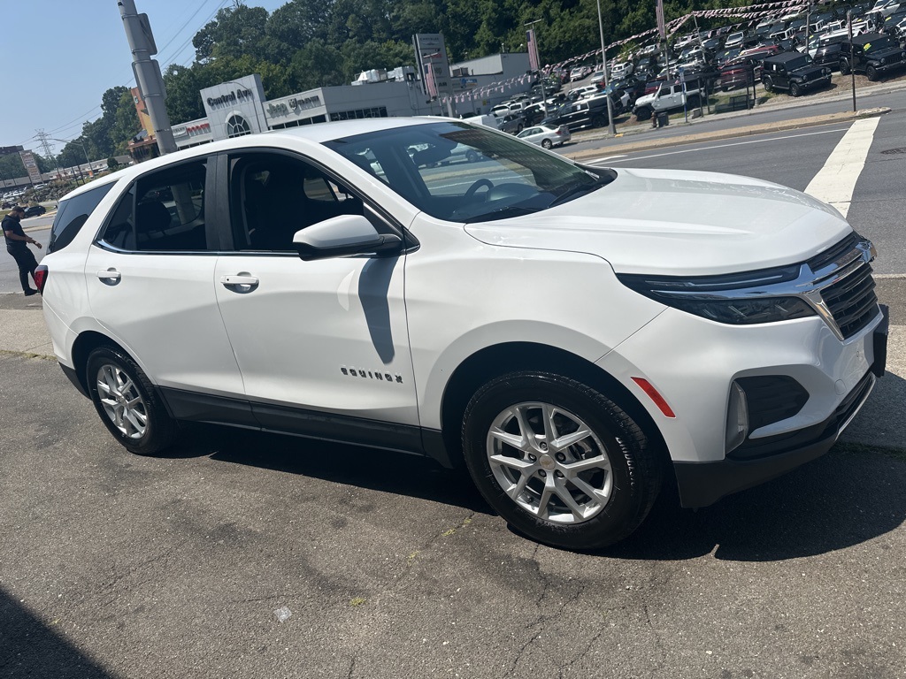 2023 Chevrolet Equinox LT photo 3