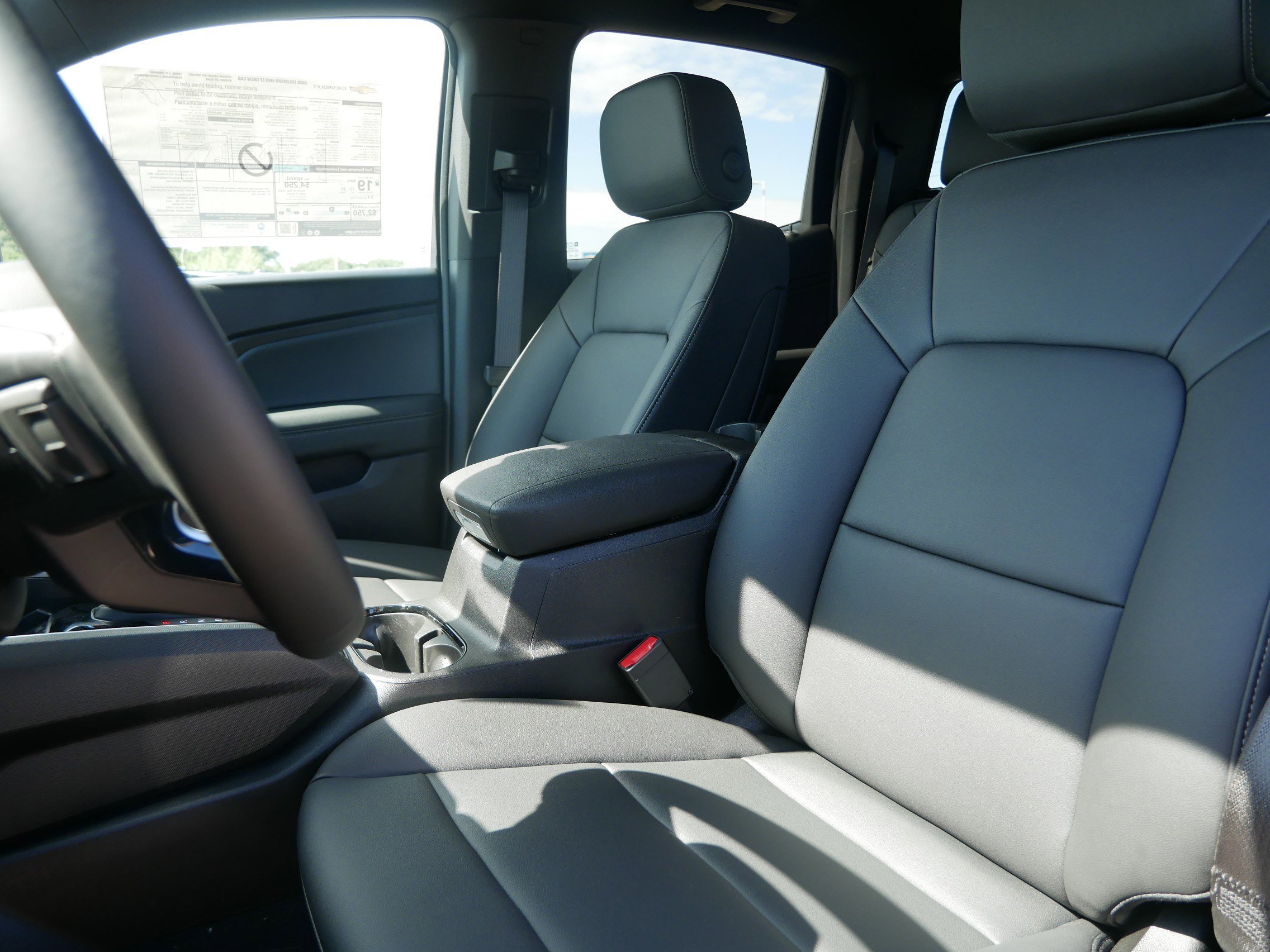 2025 Chevrolet Colorado Work Truck LT photo 4