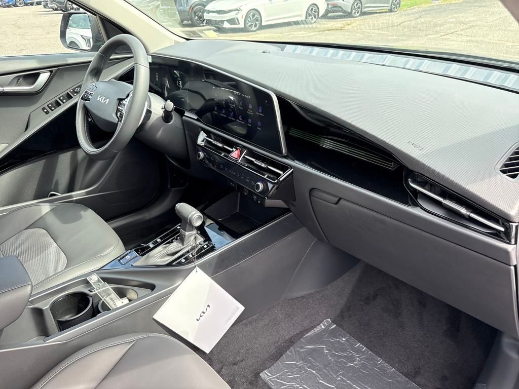 2025 Kia Niro EX photo 29