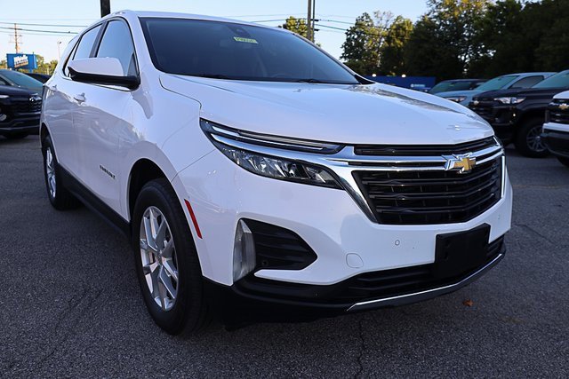 2024 Chevrolet Equinox LT photo 2