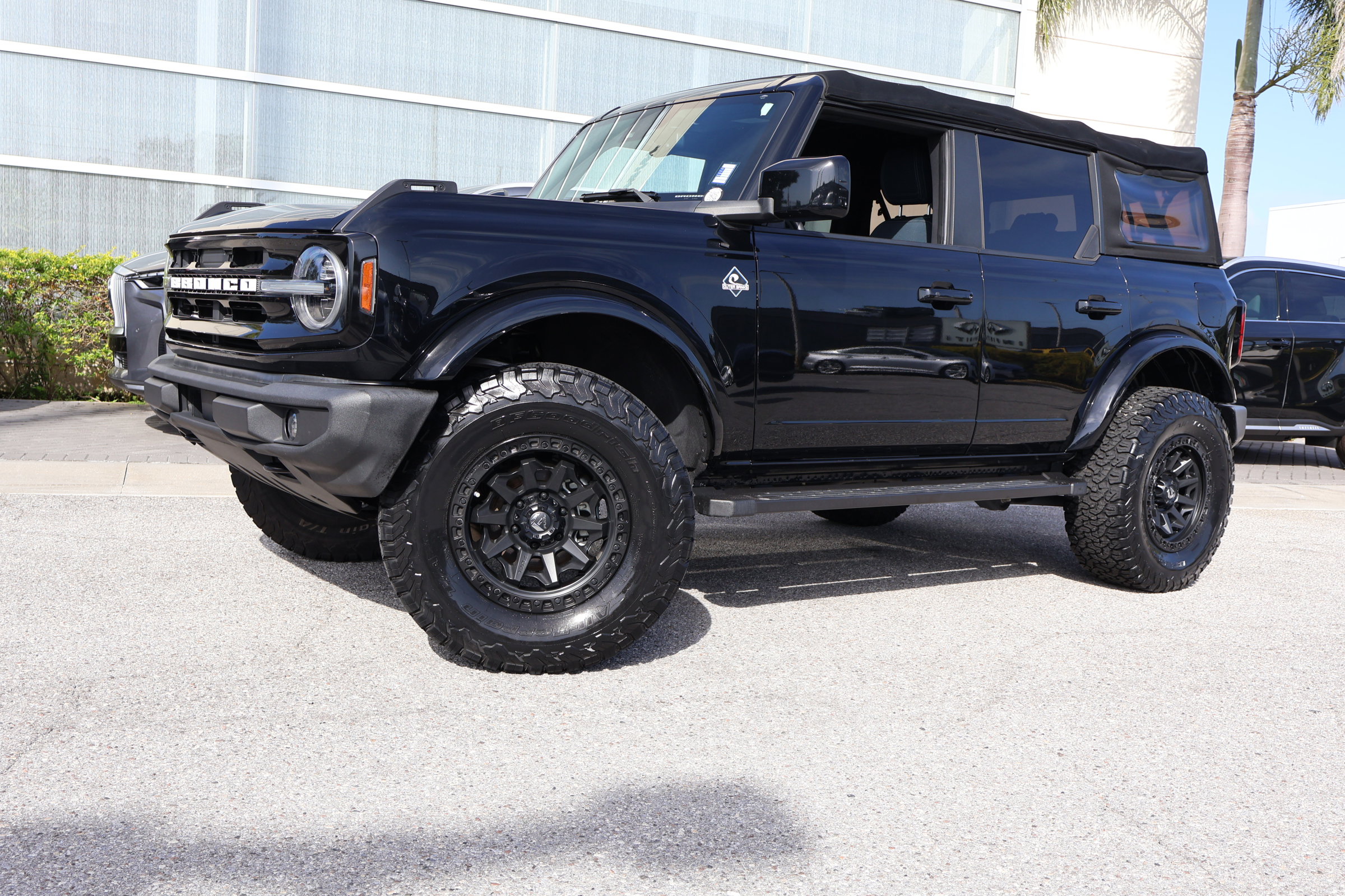 2022 Ford Bronco 4-Door Outer Banks's photo