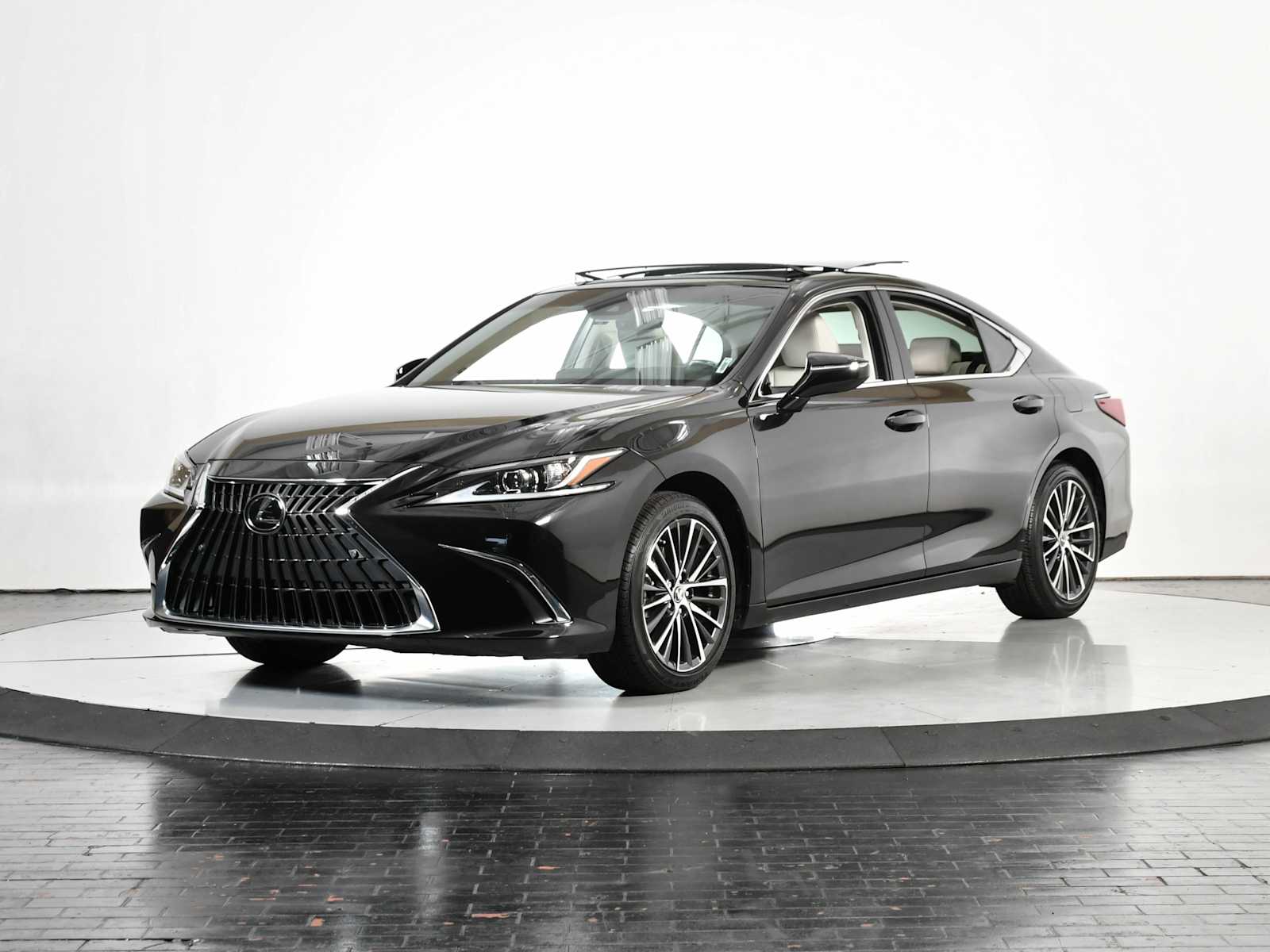 2025 Lexus ES 350's photo