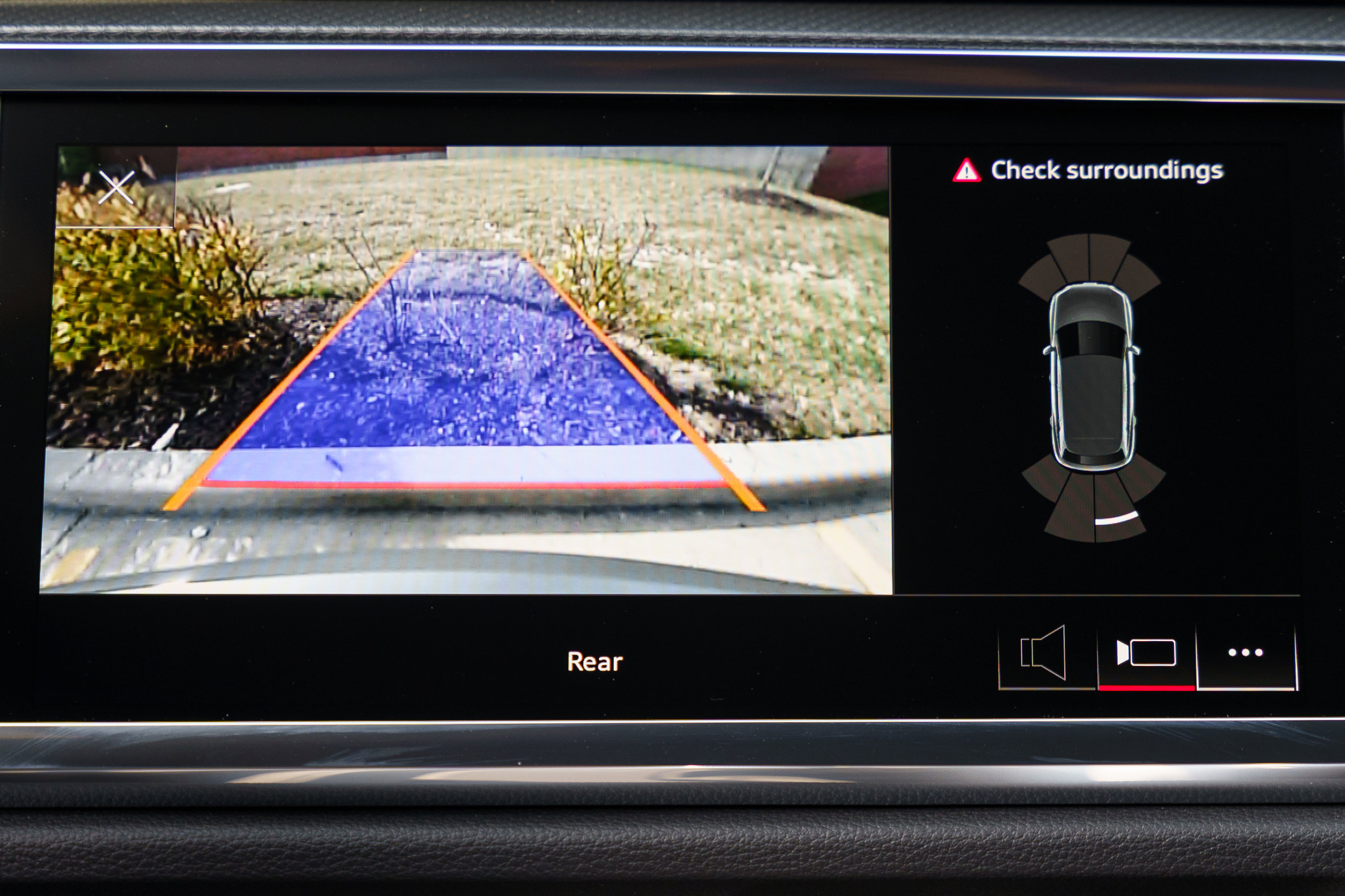 2025 Audi Q3 S line Premium photo 13