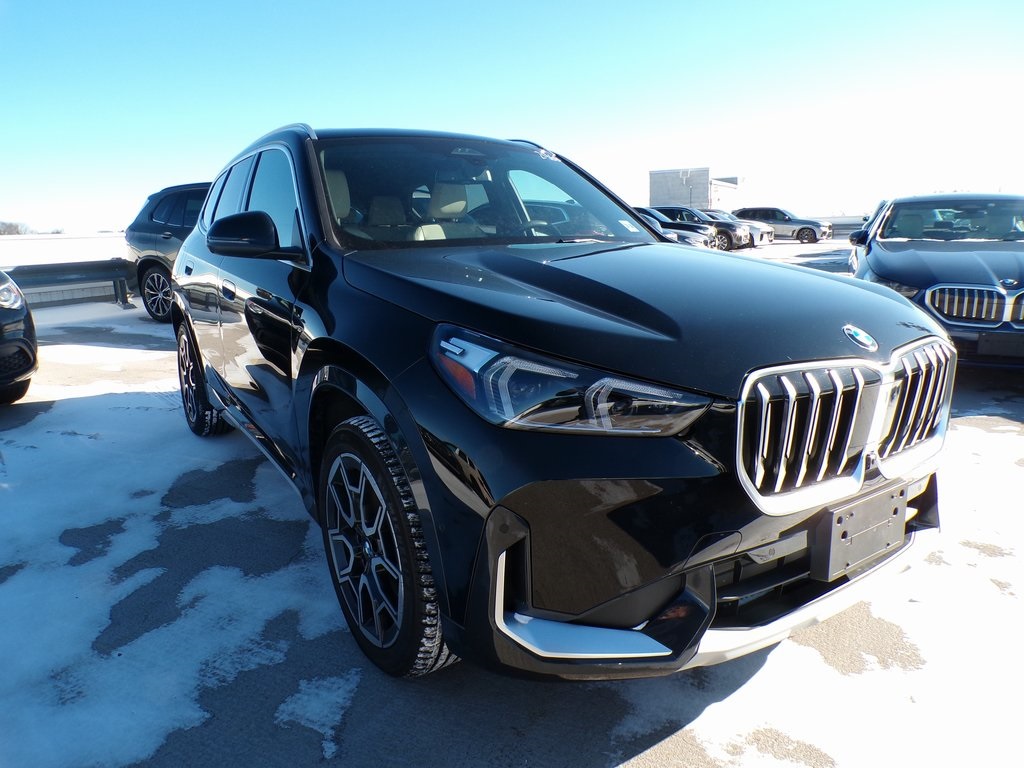 2025 BMW X1 28i's photo
