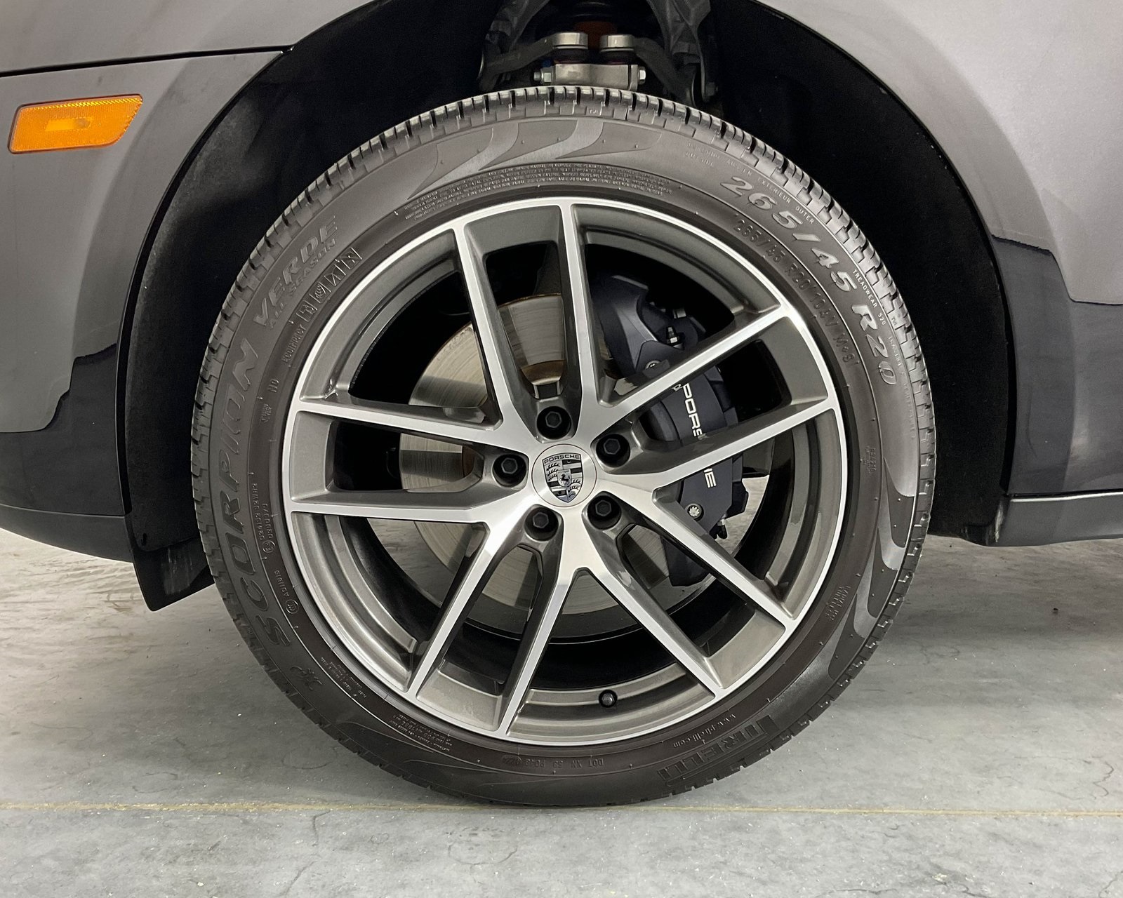 2024 Porsche Macan T photo 11