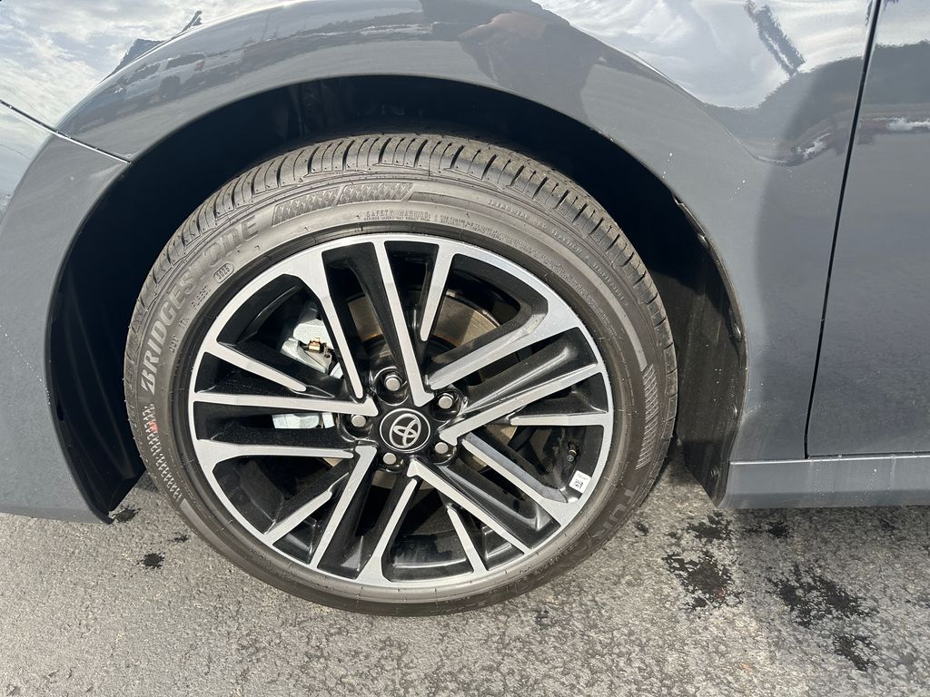 2025 Toyota Camry XLE photo 12