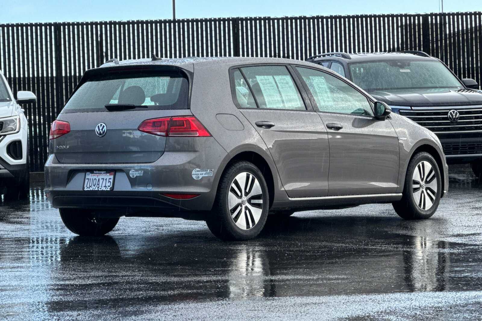 2016 Volkswagen e-Golf SE photo 4
