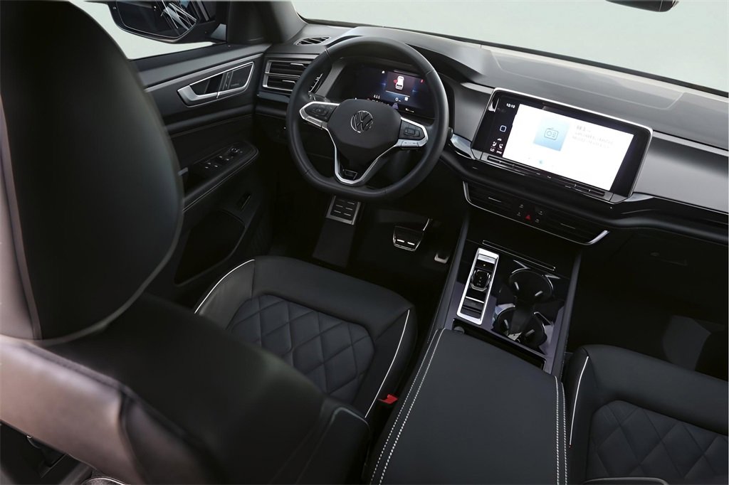 2025 Volkswagen Atlas Cross Sport SEL Premium R-Line photo 10