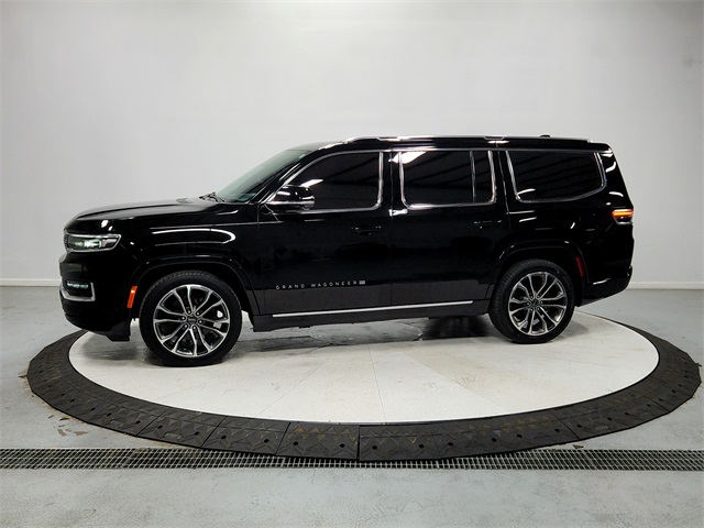 2022 Jeep Grand Wagoneer III photo 2