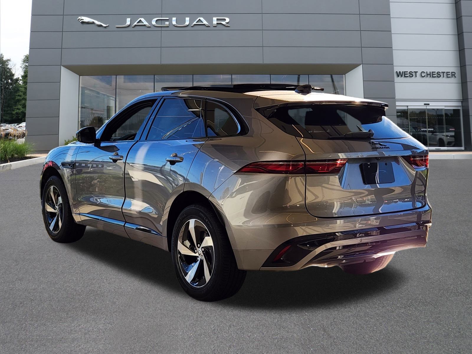 2025 Jaguar F-PACE P250 R-Dynamic S photo 3