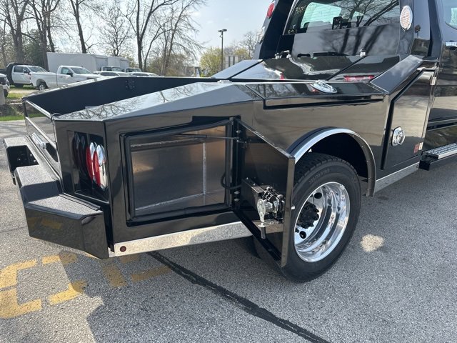 2024 Chevrolet Silverado 6500HD LT photo 6