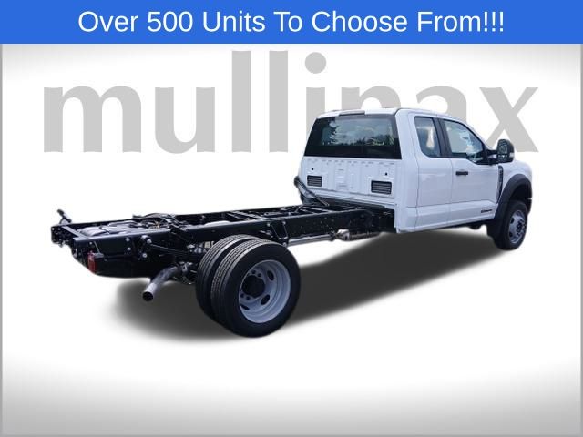 2025 Ford F-550 photo 3