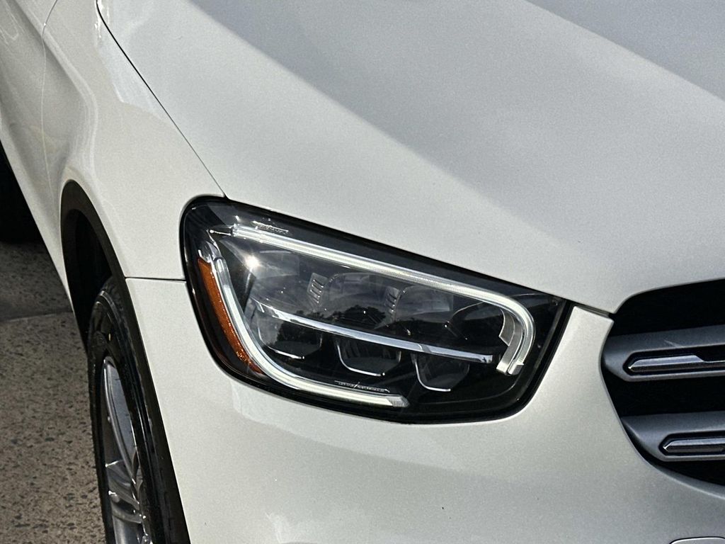 2022 Mercedes Benz GLC 300 4MATIC photo 4