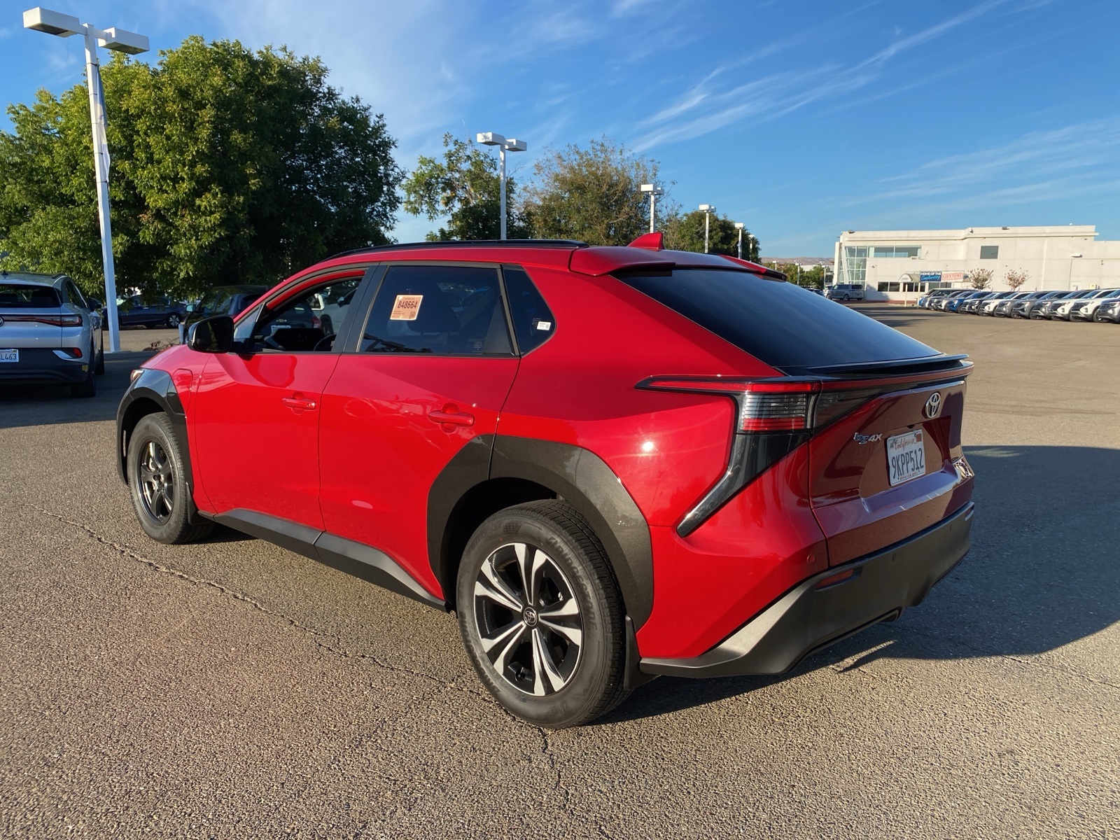 2023 Toyota bZ4X XLE photo 6