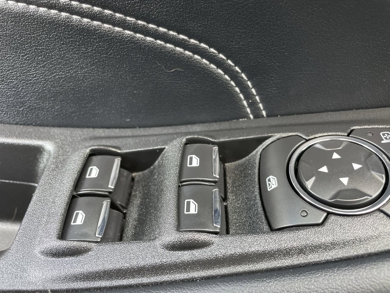 2022 Ford Edge Titanium photo 16