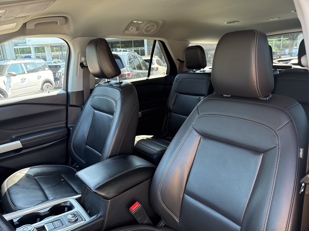 2022 Ford Explorer XLT photo 16
