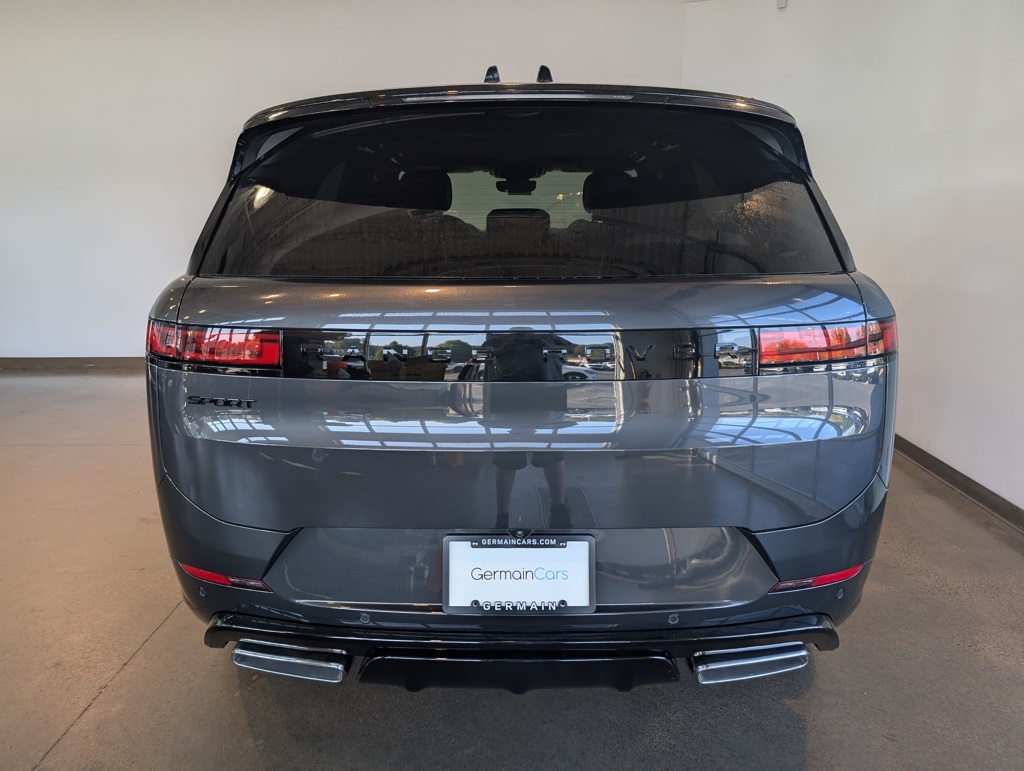 2025 Land Rover Range Rover Sport SE photo 3