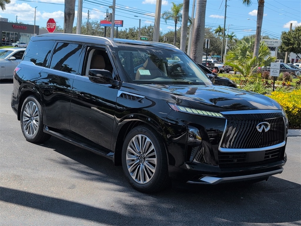 2026 Infiniti QX80 Luxe photo 2