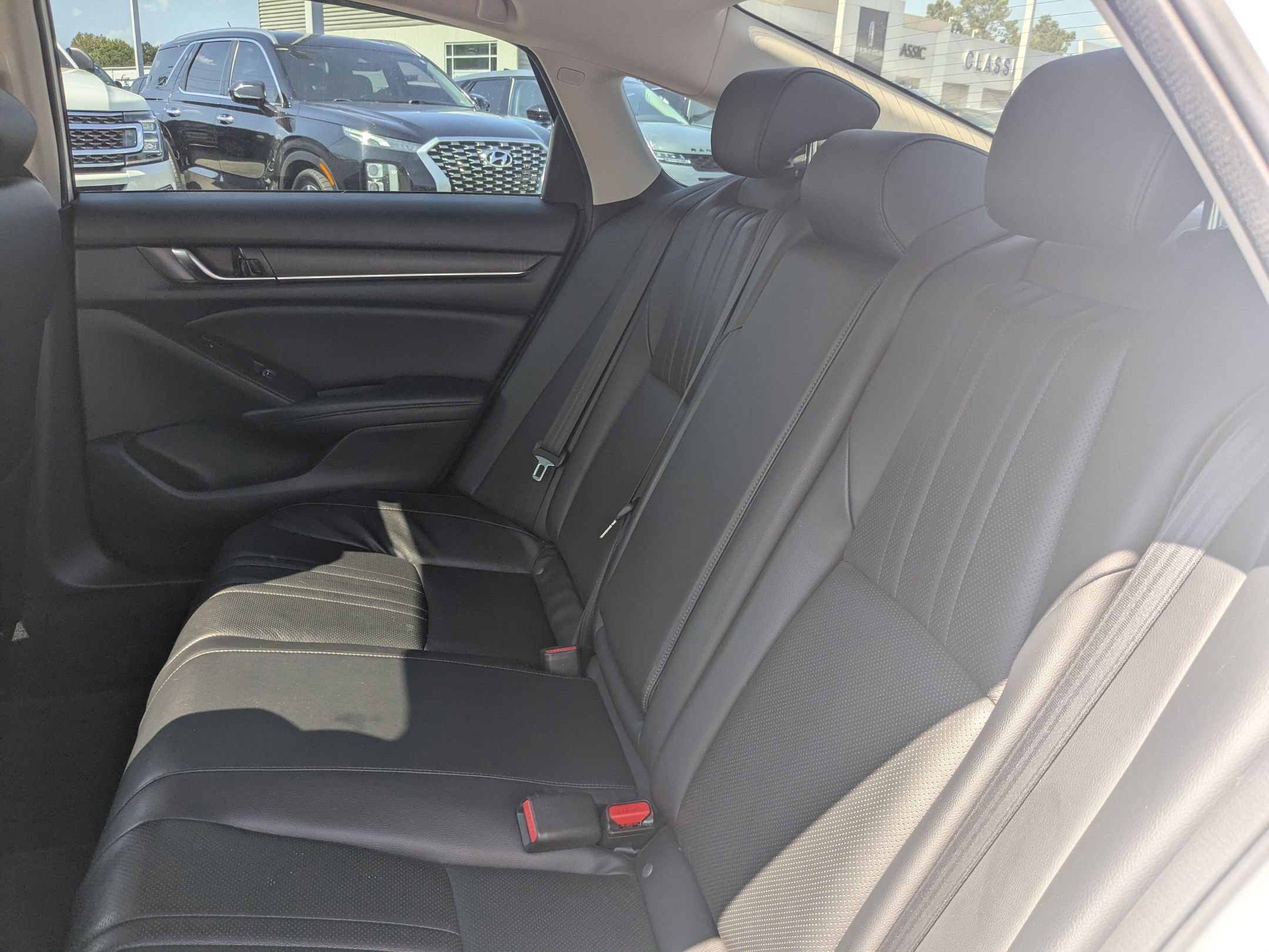2018 Honda Accord Touring 2.0T photo 28