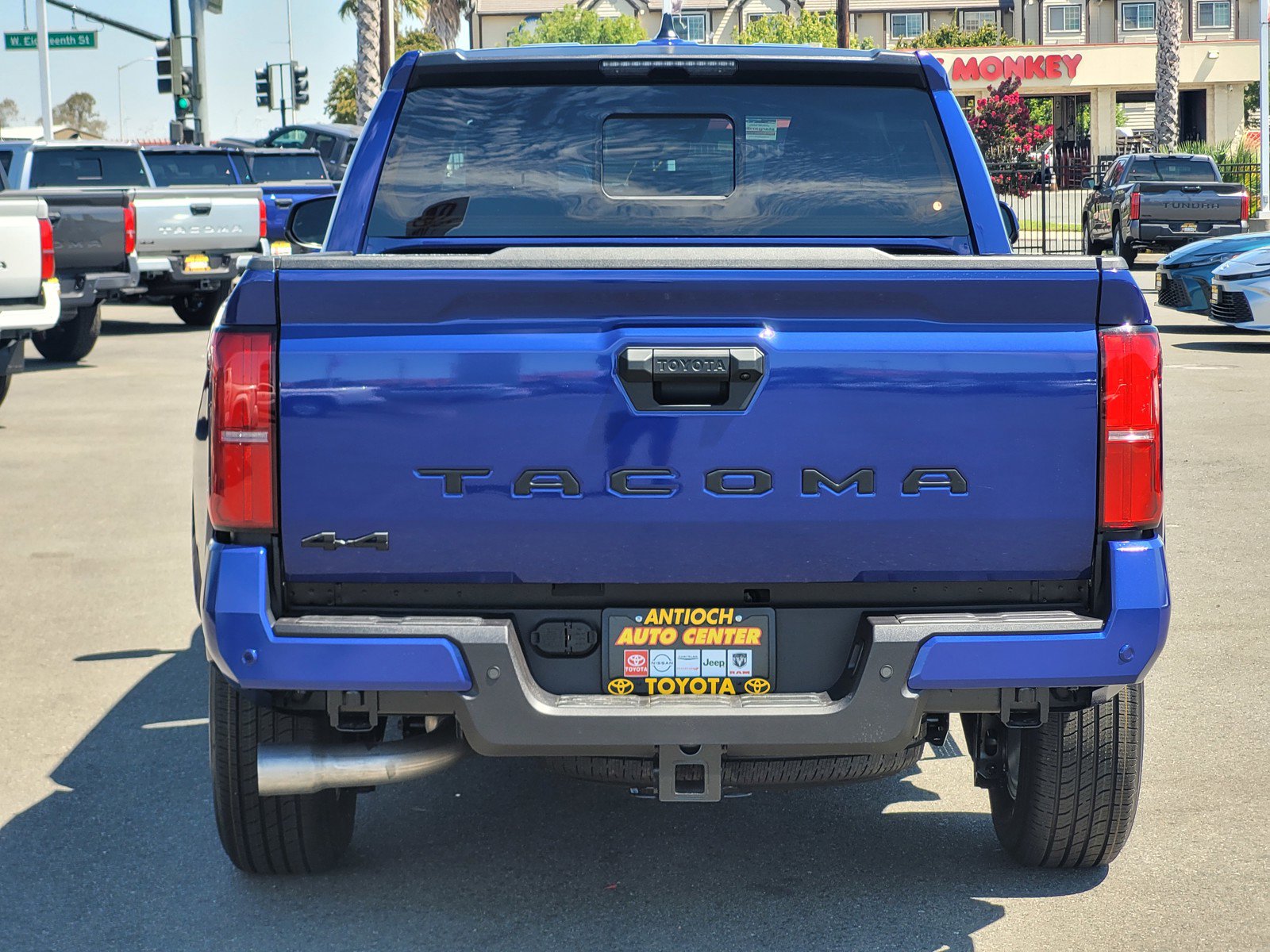 2025 Toyota Tacoma SR5 4x4 Double Cab photo 4