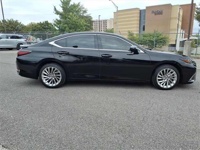 2021 Lexus ES 250 Ultra Luxury photo 2