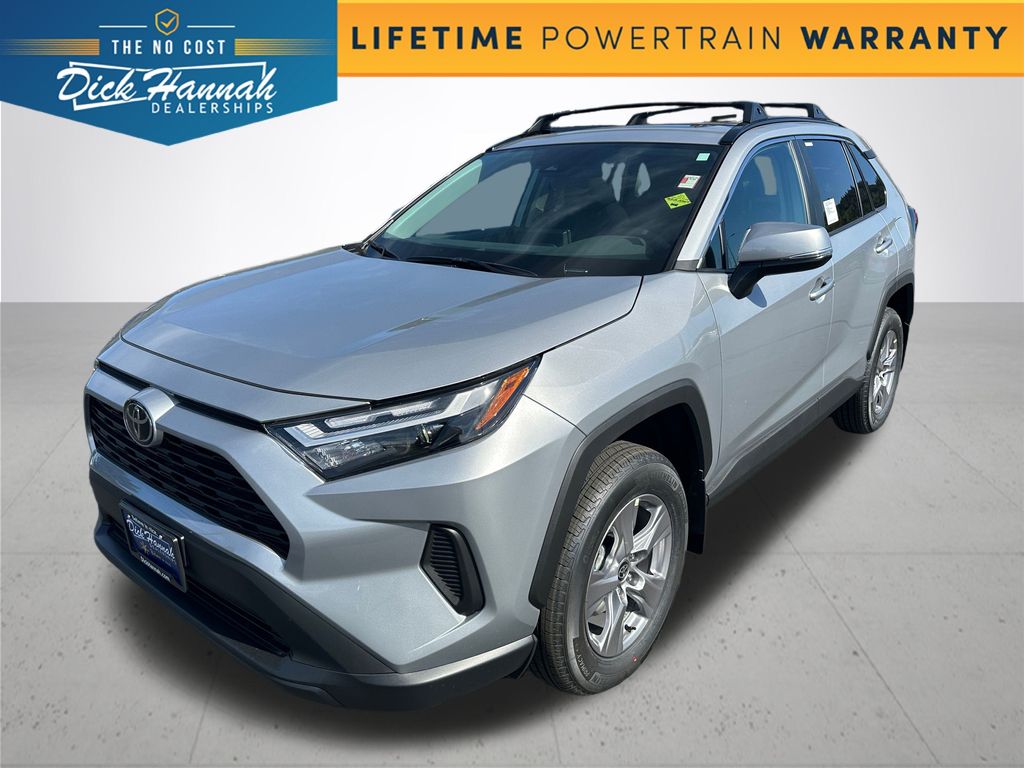 2025 Toyota RAV4 XLE's photo