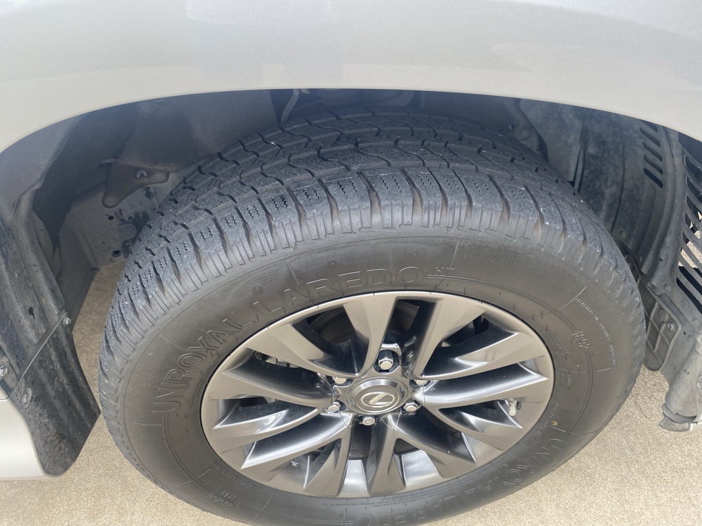 2019 Lexus GX 460 photo 9