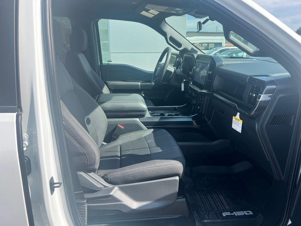 2025 Ford F-150 STX photo 27