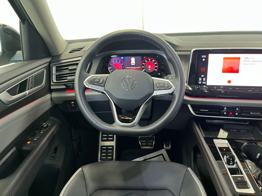 2025 Volkswagen Atlas Peak Edition SE photo 17