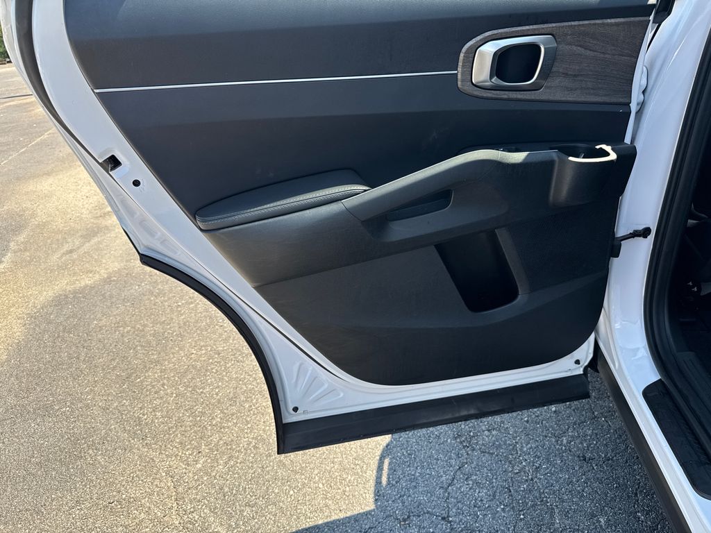 2022 Kia Sorento EX photo 23