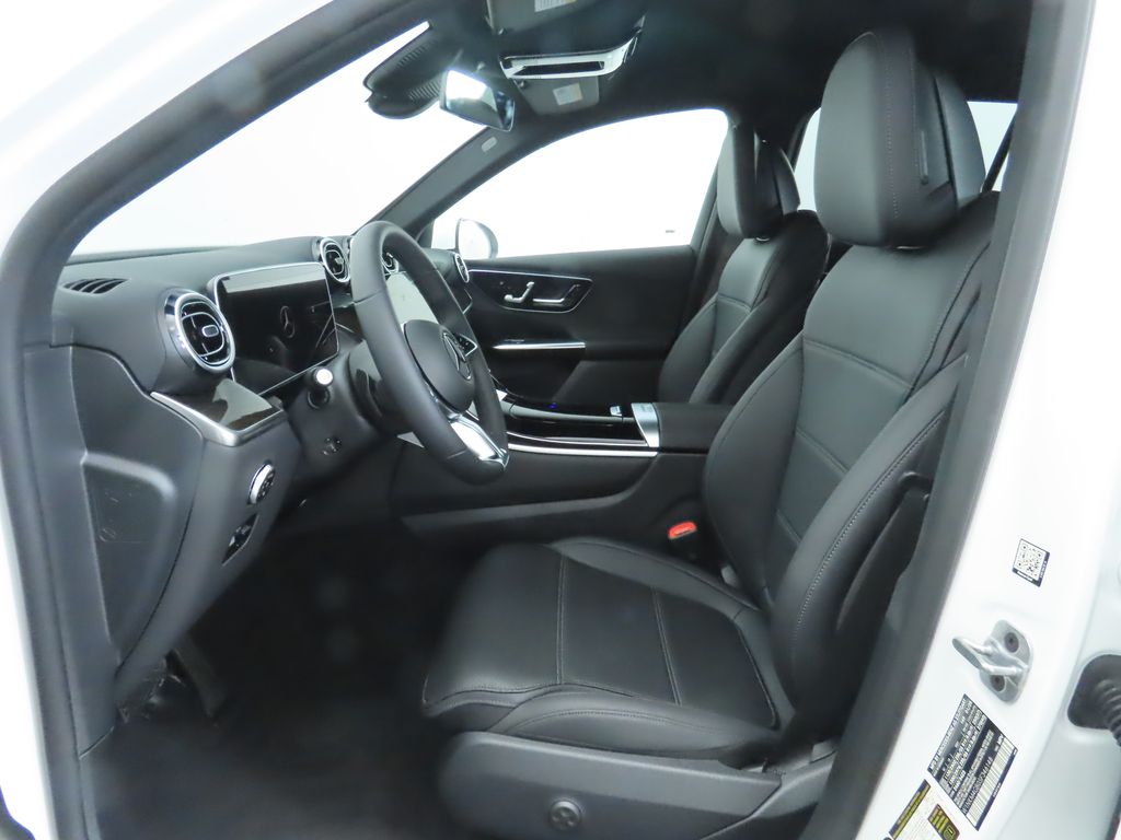 2025 Mercedes Benz GLC 300 photo 19