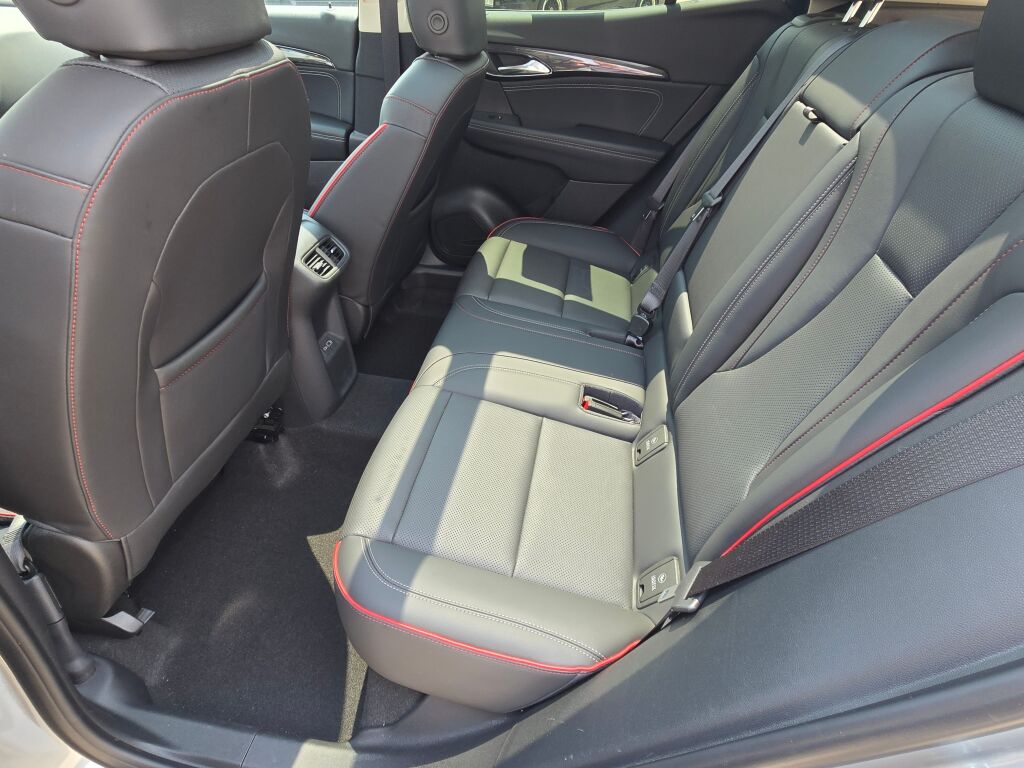 2023 Buick Envision Essence photo 16