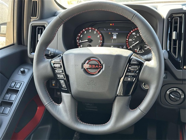 2025 Nissan Frontier PRO-4X photo 3