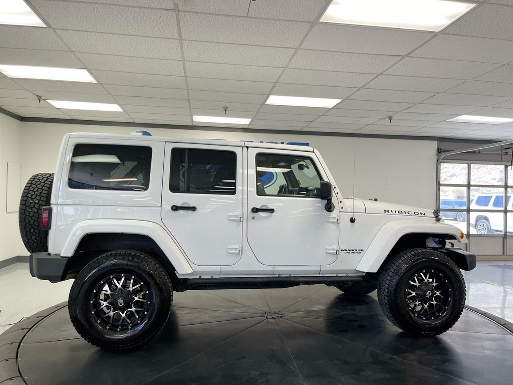 2014 Jeep Wrangler Unlimited Rubicon photo 7