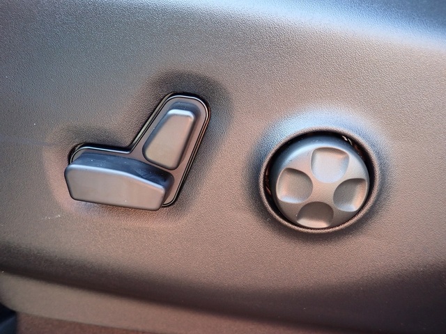 2026 Chrysler Pacifica photo 17