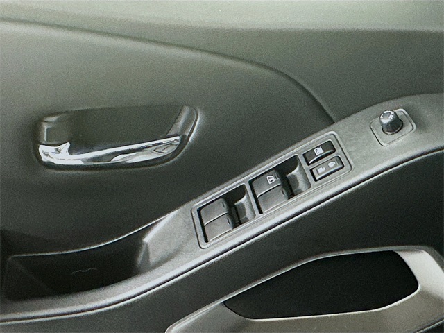 2025 Nissan Frontier SV photo 15