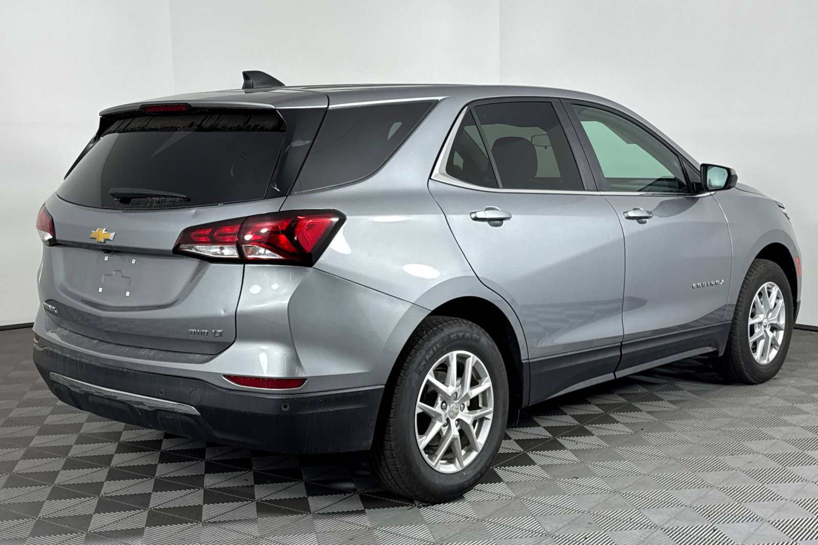 2024 Chevrolet Equinox LT photo 4