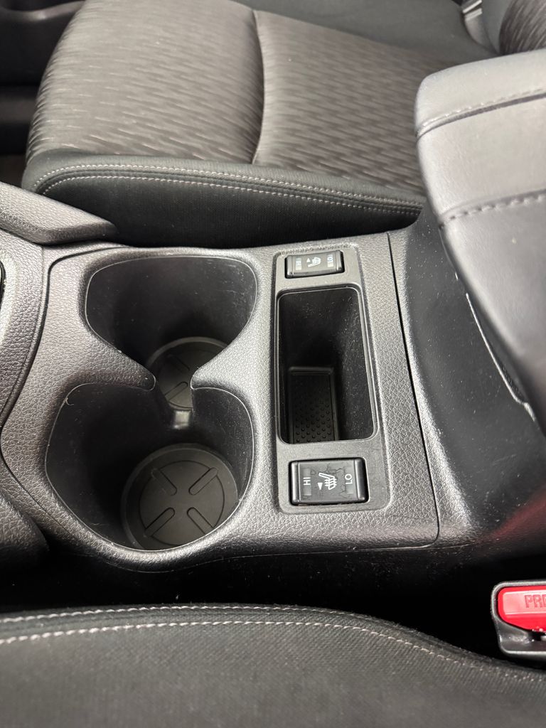 2020 Nissan Rogue SV photo 34