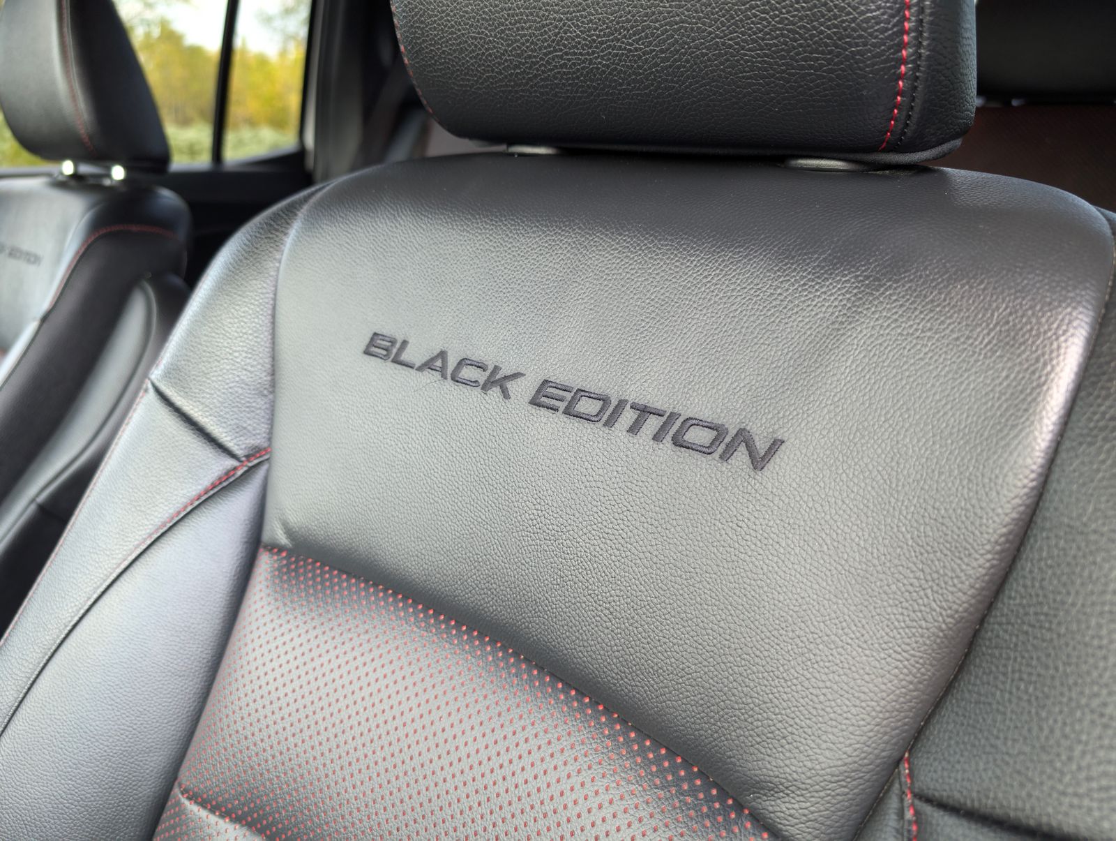 2022 Honda Ridgeline Black Edition photo 15