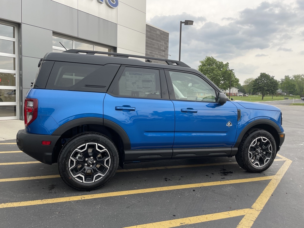 2025 Ford Bronco Sport Outer Banks photo 4