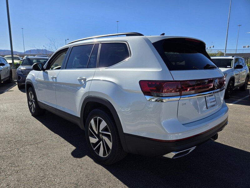 2026 Volkswagen Atlas SE Technology photo 2